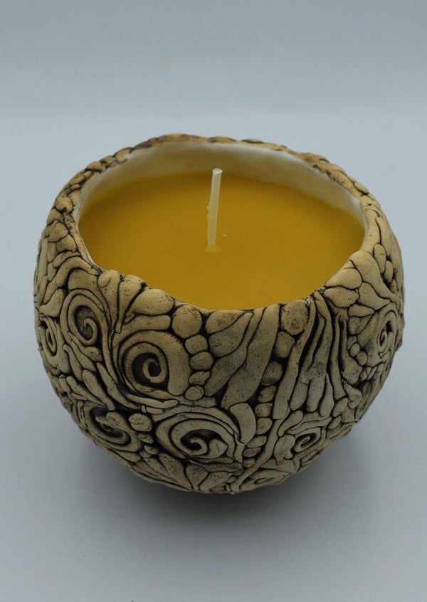 Natural Beeswax Candle in Ceramic Shell